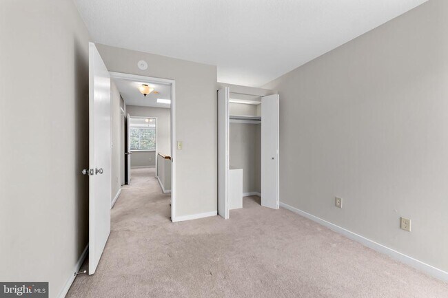 Building Photo - 2302 Wineberry Terrace