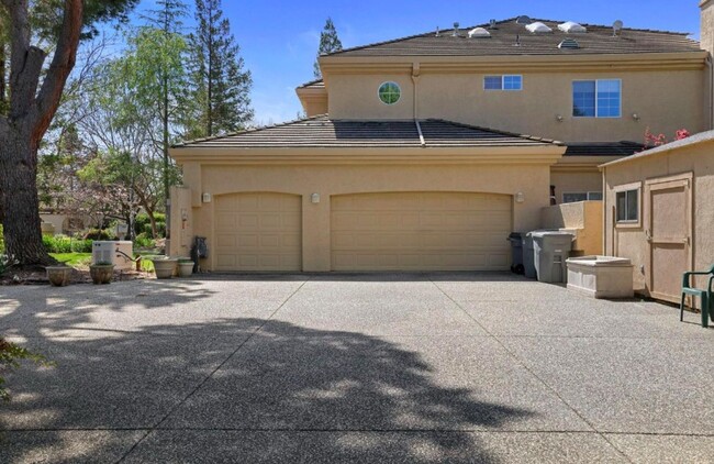 Building Photo - Stunning North Davis Executive Home with 5...