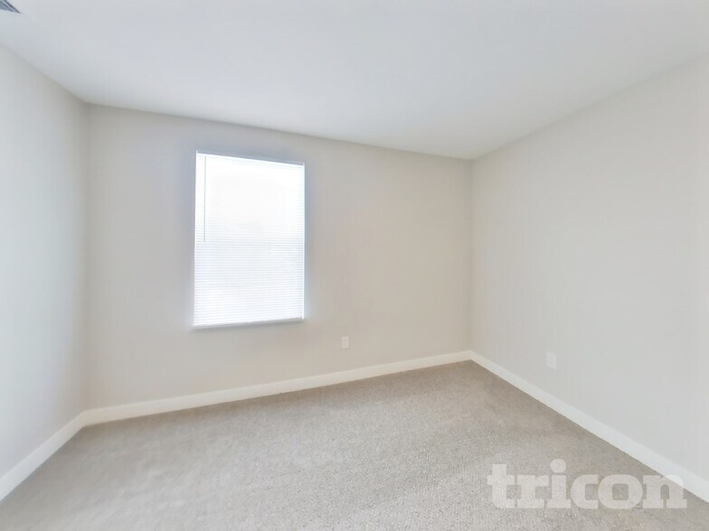 Building Photo - 4740 W Mineral Ln
