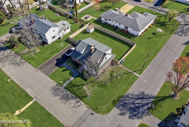 Building Photo - 227 Chatham Ave