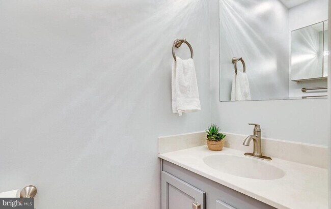 Building Photo - 13491 Old Dairy Ct