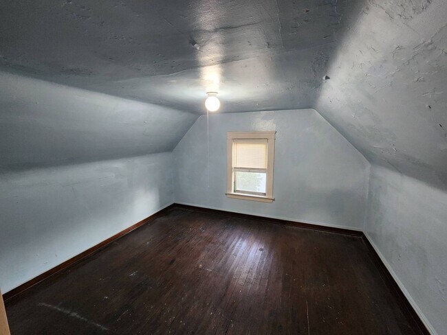 Building Photo - 15714 Holmes Ave