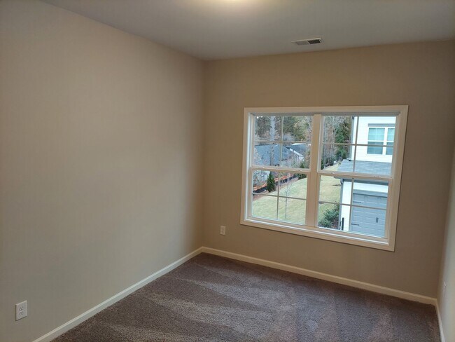 Building Photo - In-Town Townhome for rent in Monroe Heights!