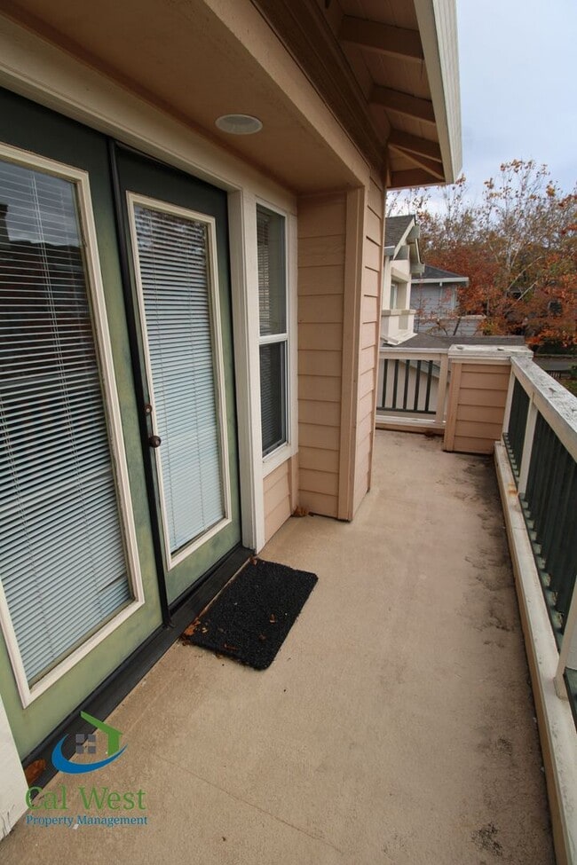 Building Photo - $6,295 - Gorgeous 2 Story 3 Bedroom 2.5 Bath Home steps away from Downtown Mountain View and Cal ...