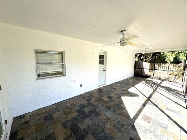 Building Photo - ** NORTH NAPLES ** 3 BED / 2 BATH - FENCED YARD - NO HOA! - PET OK - ANNUAL RENTAL