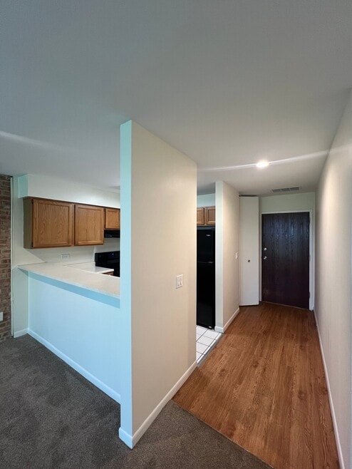 Building Photo - 5550 Abbey Dr