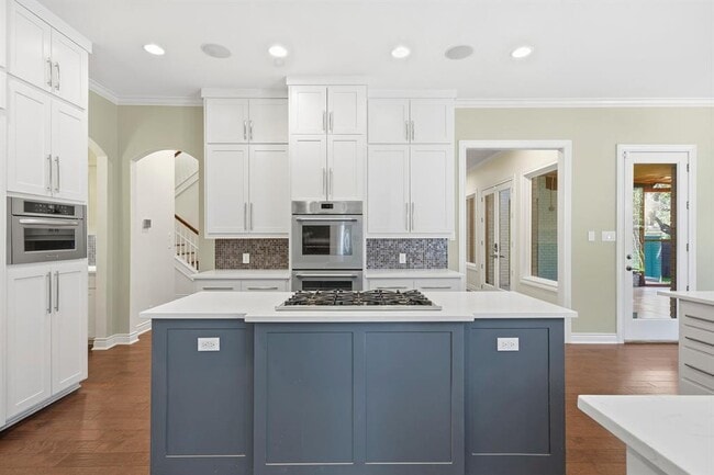 Building Photo - 1213 Grosvener Ct