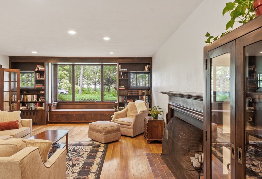 Building Photo - 229 Fairhaven Hill Rd
