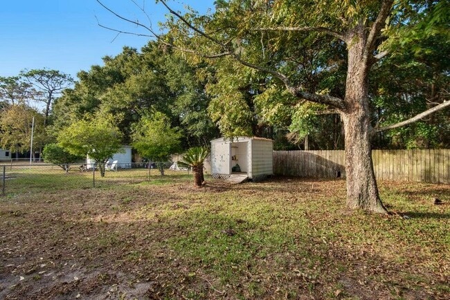 Building Photo - 924 Emily Cir