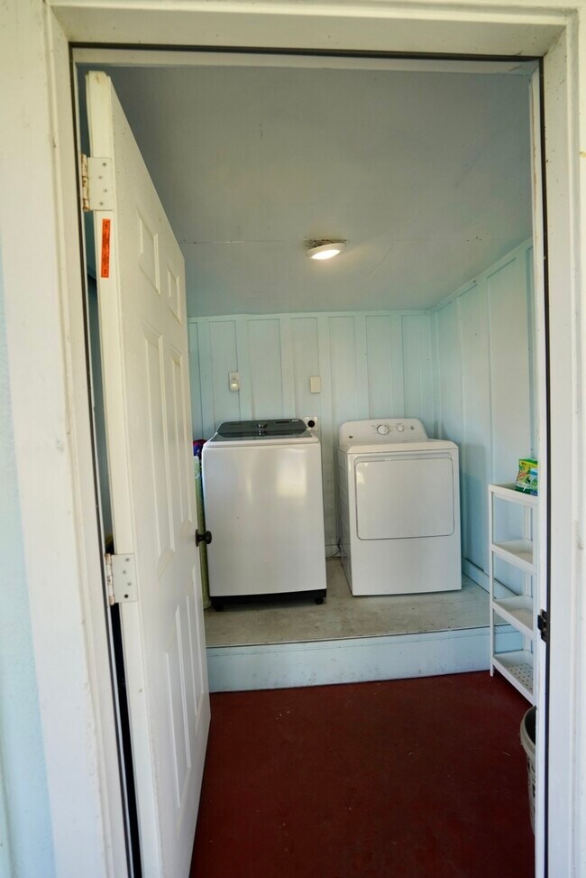 Building Photo - 4027 Surf Dr