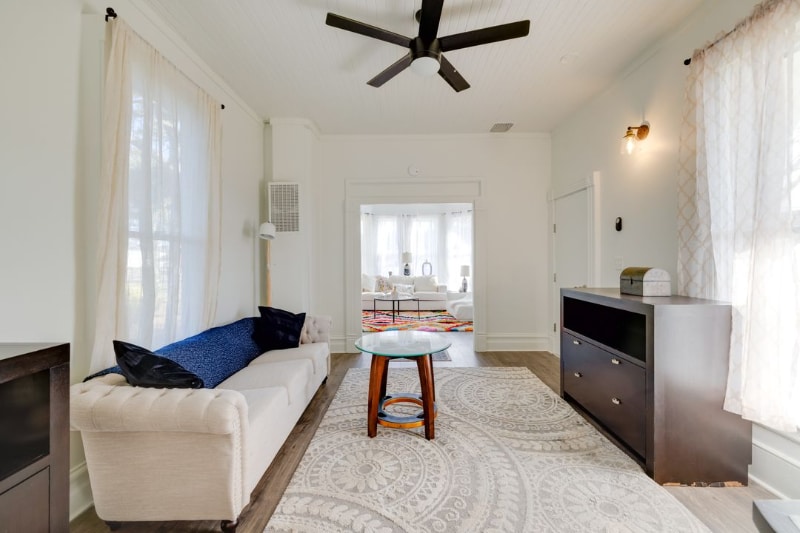 Building Photo - 414 S Holladay Dr