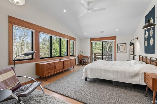 Building Photo - 14 Tall Tree Ct