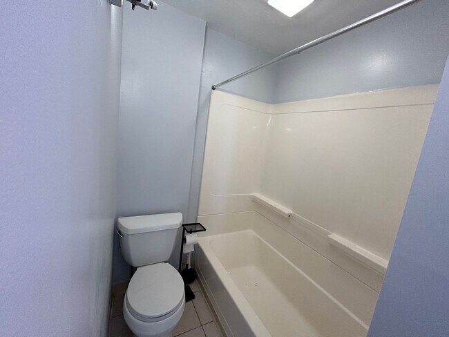 Building Photo - 15-Poplar-St