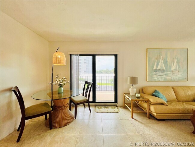 Building Photo - 10044 S Ocean Dr