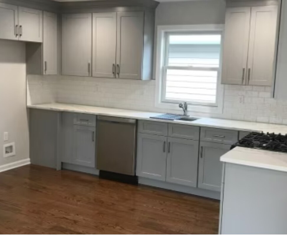 Building Photo - 64 Delaware St