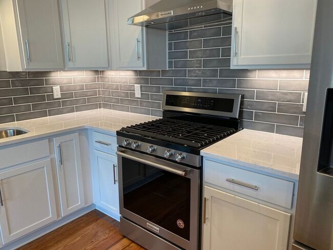Building Photo - Newer Contruction - 3 Bed 3.5 Bath 3 Stories!