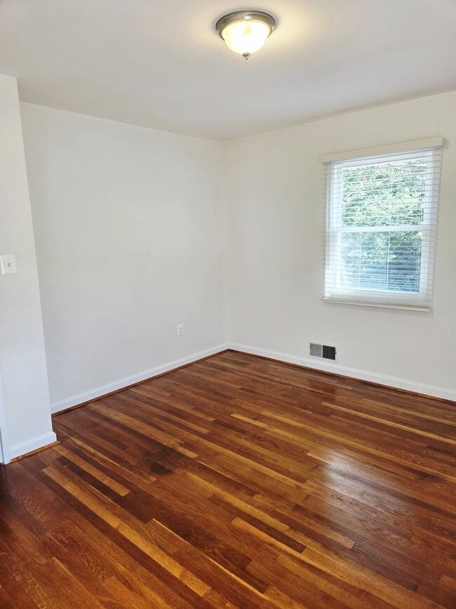 Building Photo - Beautiful Home in Suitland MD