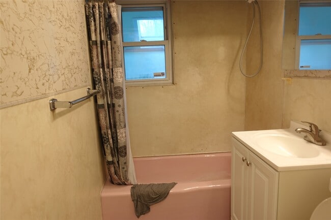 Building Photo - 57 Fowler Ave