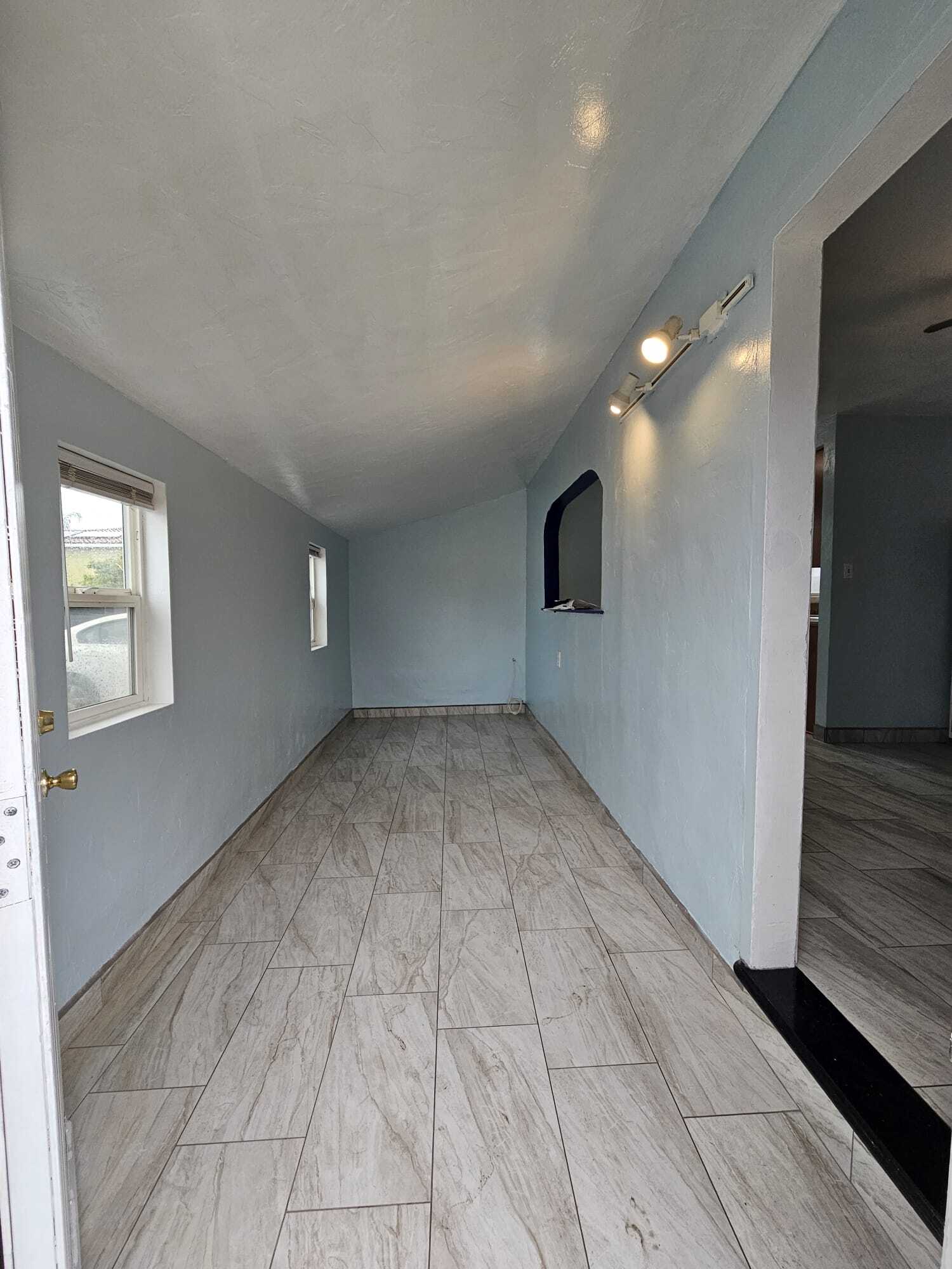Front room - 927 N Vista Way