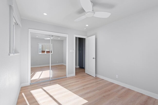 Building Photo - 1305-1321 Laurel Street