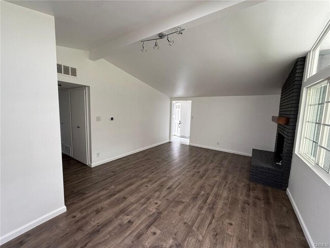 Building Photo - 20578 Kittridge St