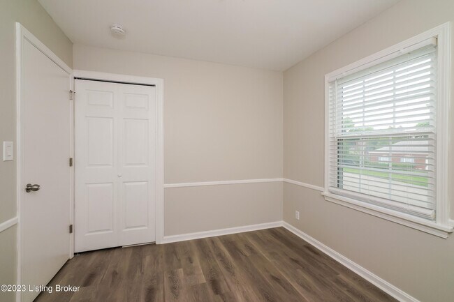 Building Photo - 3208 Cabinwood Dr