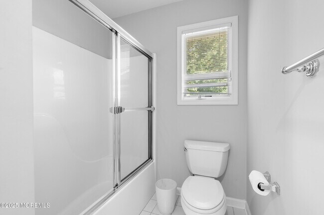 Building Photo - 230 Norwood Ave N