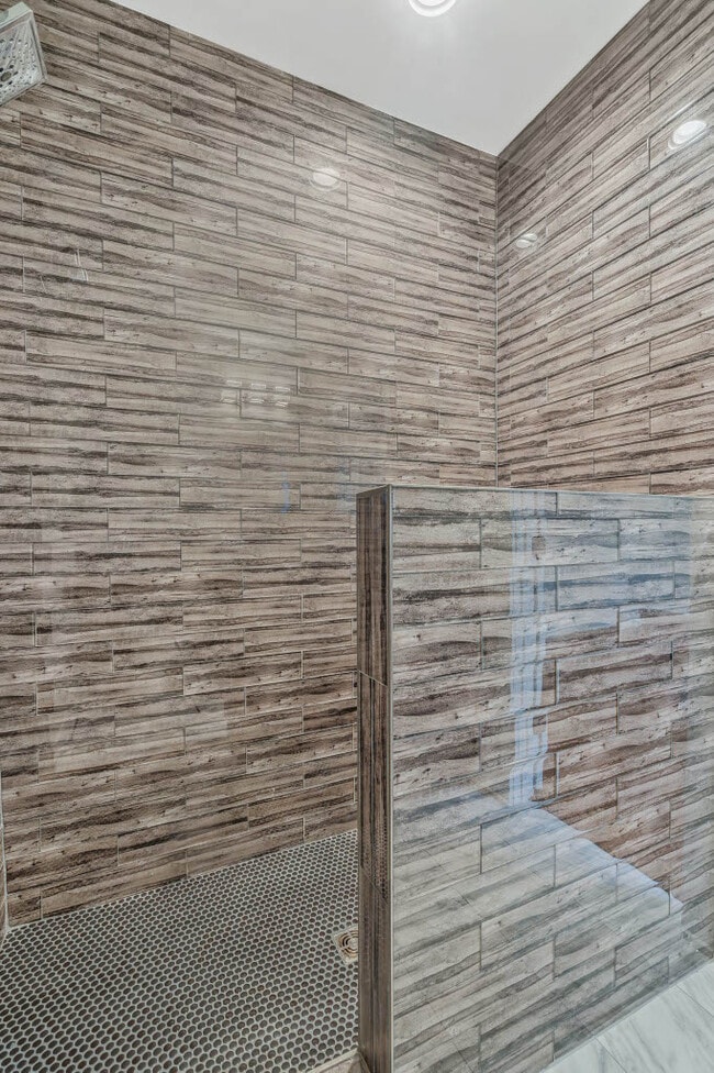 Building Photo - 1909 Hailey Ave