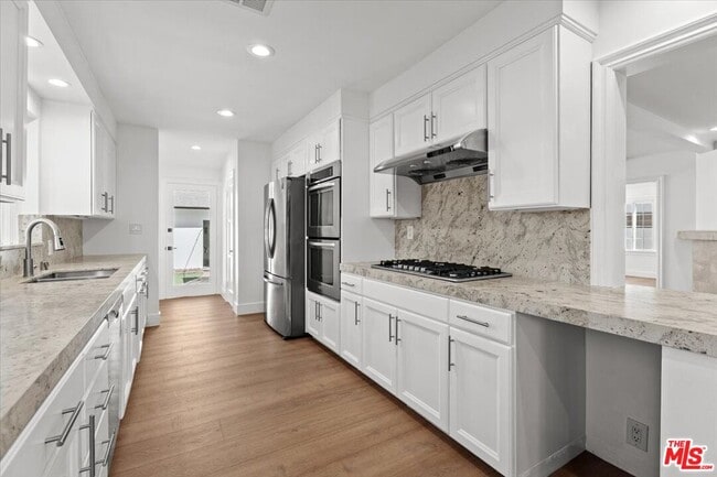 Building Photo - 12423 Martha St