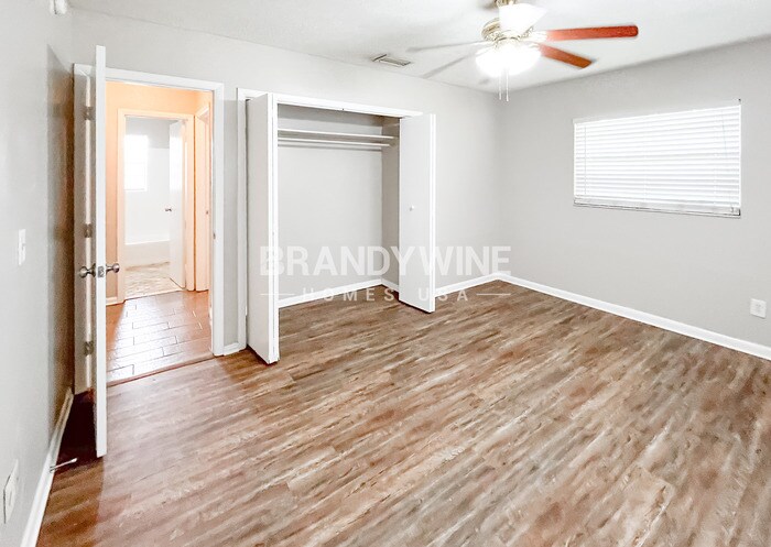 Building Photo - 3639 N Ride Dr