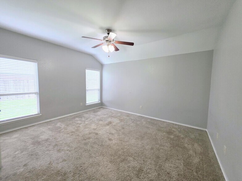 Building Photo - 1809 Rodeo Dr