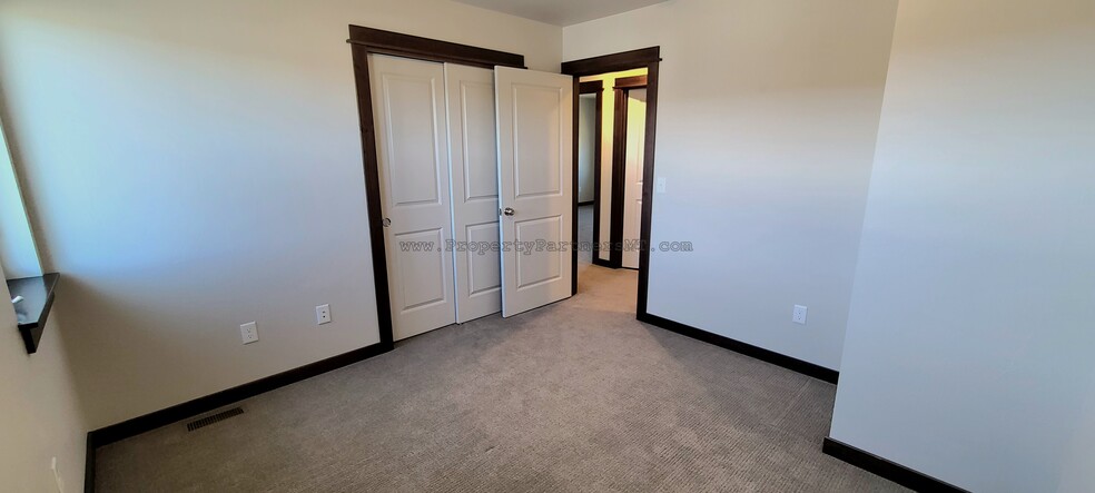 Building Photo - 1303 Westwood Cir