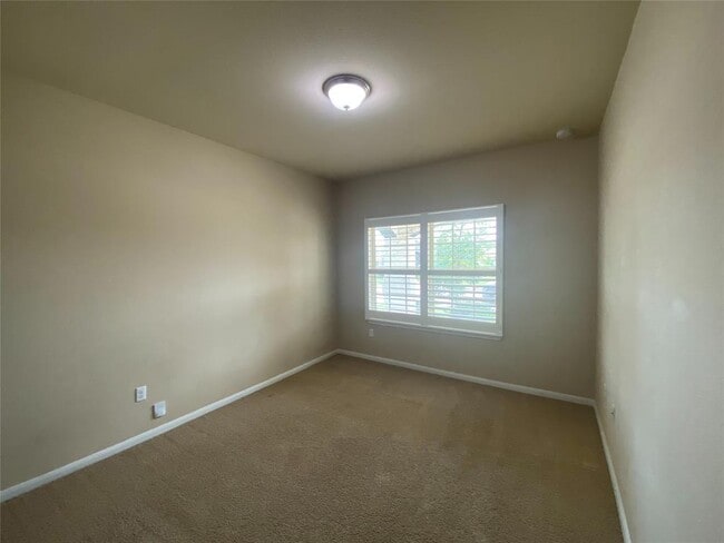 Building Photo - 2448 Lyla Ln