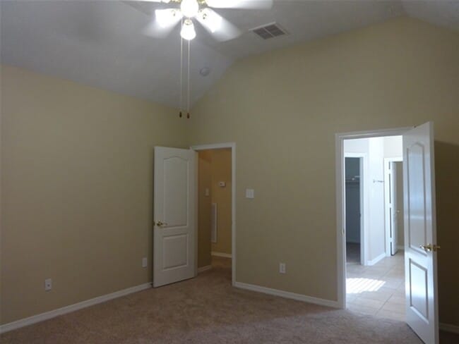 Building Photo - 28819 Hidden Cove Dr