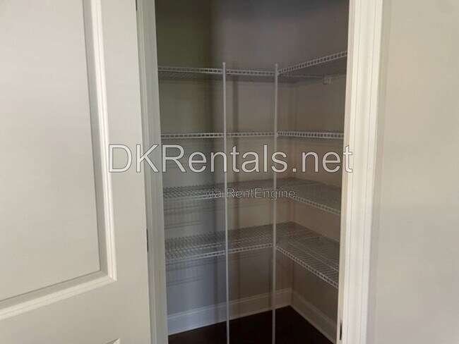 Building Photo - 582 Warrenton Run Dr