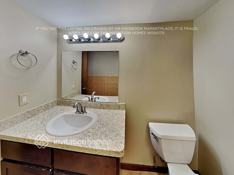 Building Photo - 11932 Pennsylvania Ave N