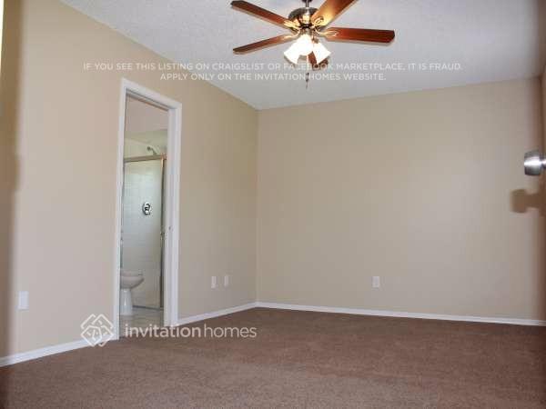 Building Photo - 1465 3rd Ave