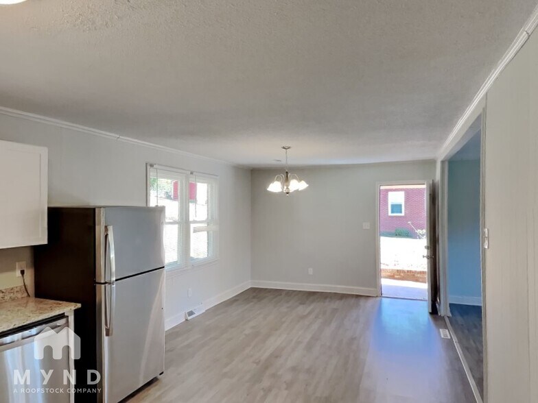 Building Photo - 310 Witten Ln