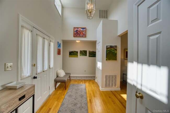 Building Photo - 208 Cinnamon Cir