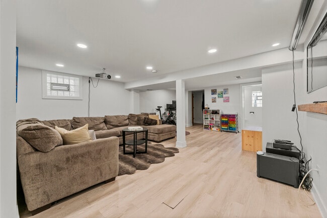 Building Photo - 2705 Cuyler Ave