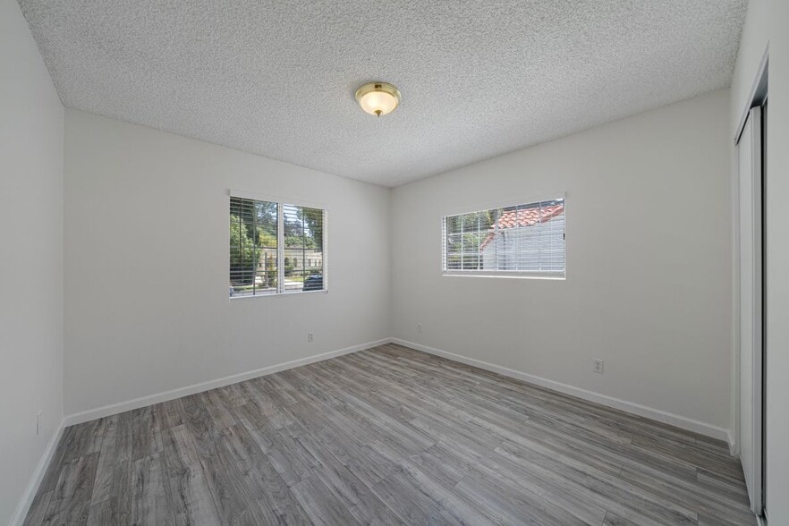 Building Photo - 3025 Sherwood Ave