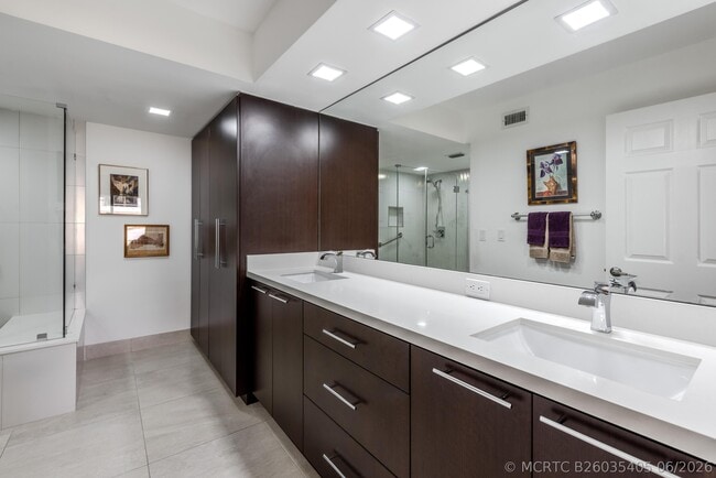 Building Photo - 7509 Glendevon Ln