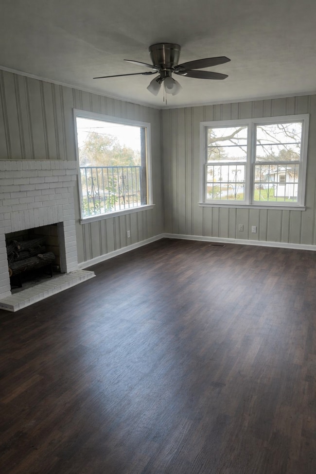 Building Photo - 661 Coleman Ln