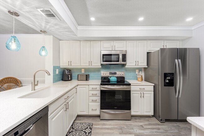 Building Photo - 9400 S Ocean Dr