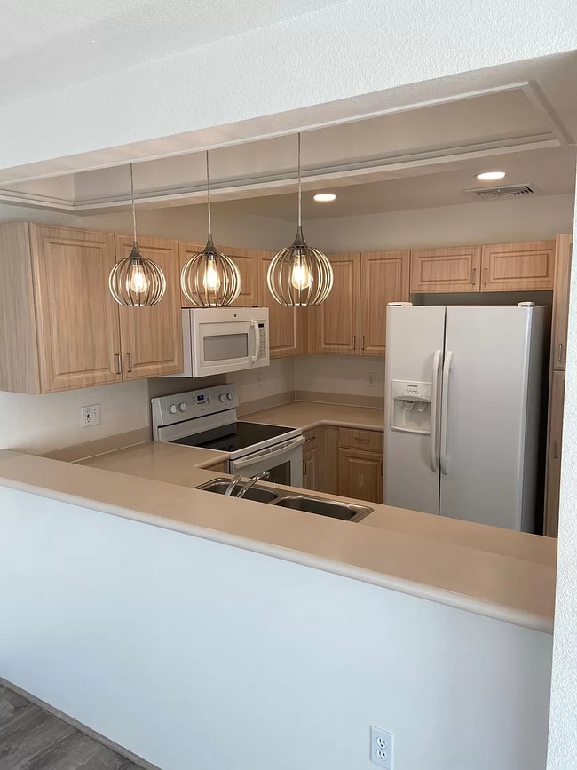 Building Photo - 92-1479-1479 Aliinui Dr