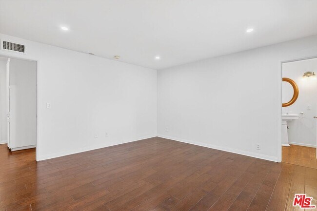 Building Photo - 3713 Dellvale Pl