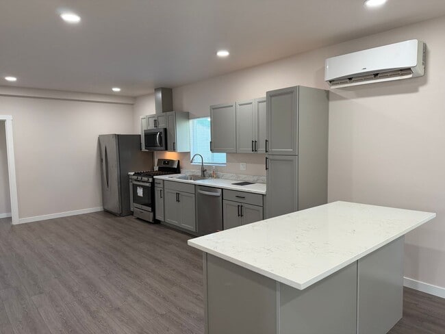 Building Photo - Updated 3 bedroom 2 bathroom house in Dexter!