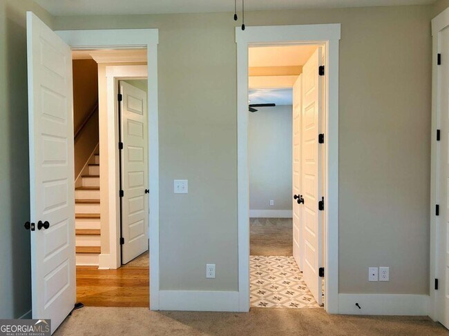 Building Photo - 16 Anchor Ct