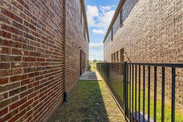 Building Photo - 4157 Comanche Dr