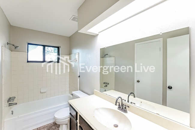 Building Photo - 6019 Coachgate Dr